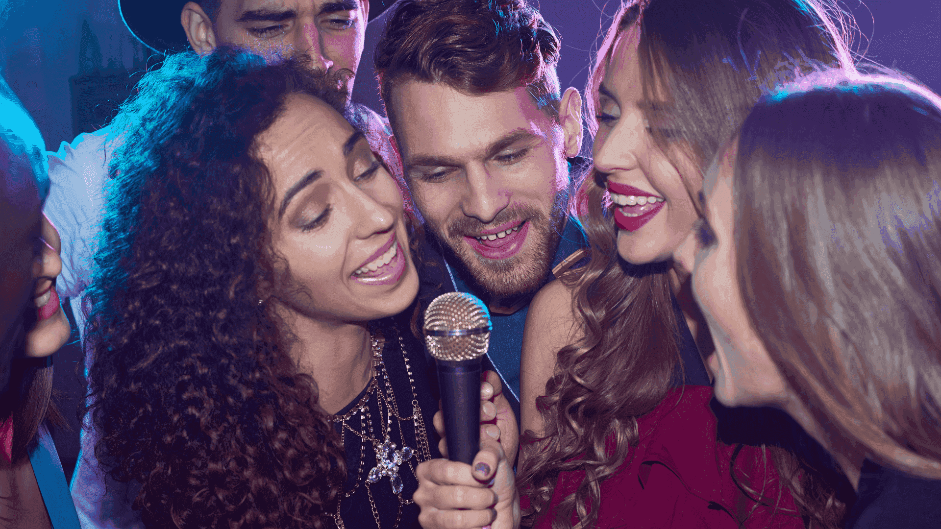 Karaoke aziendale su maxischermo