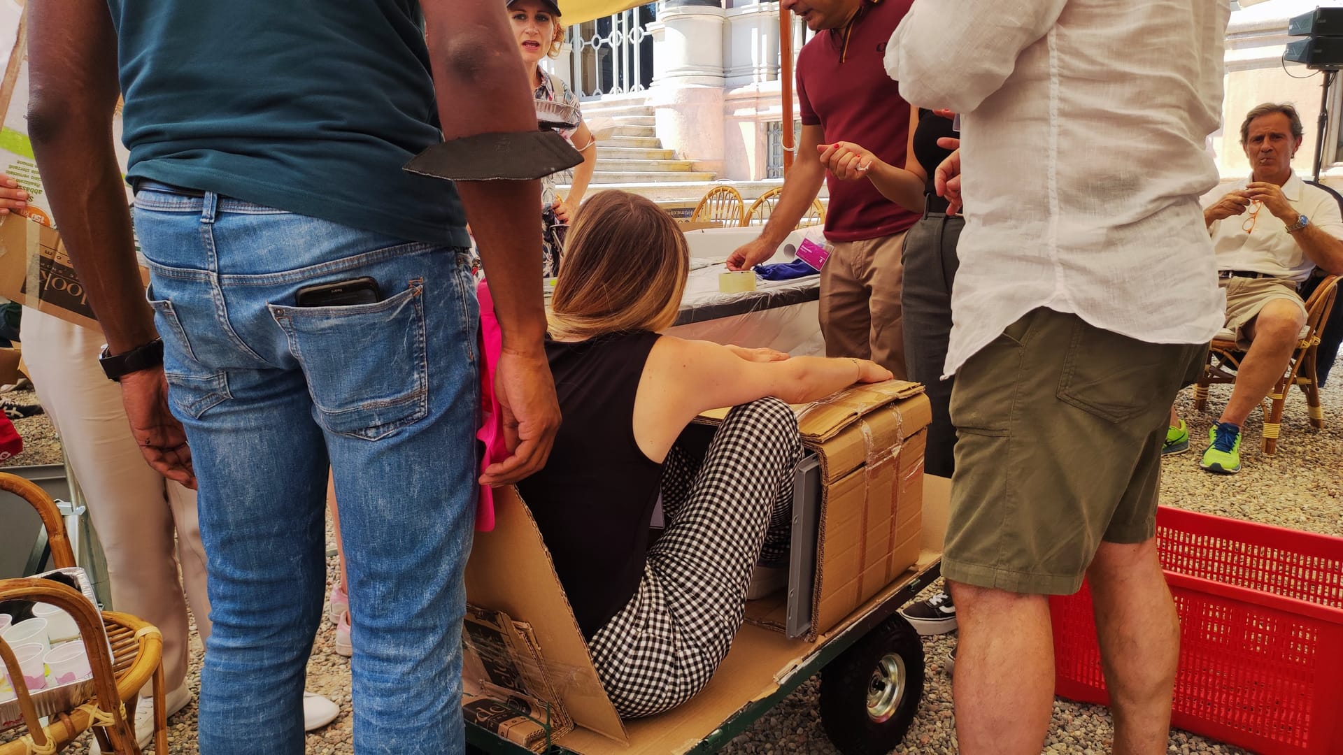 Gara di Carton Boat & Car: competizione e spirito di squadra