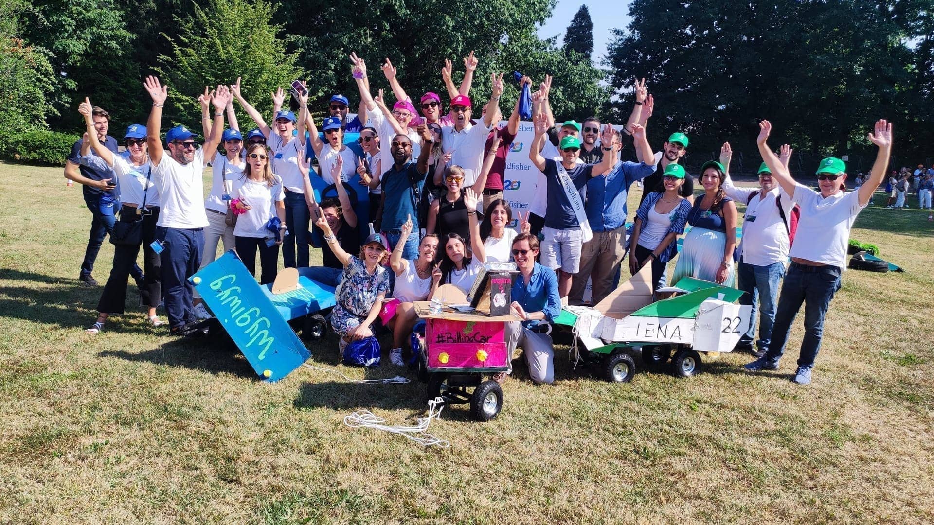 Team building sostenibile Carton Car: successo e collaborazione con materiali riciclabili