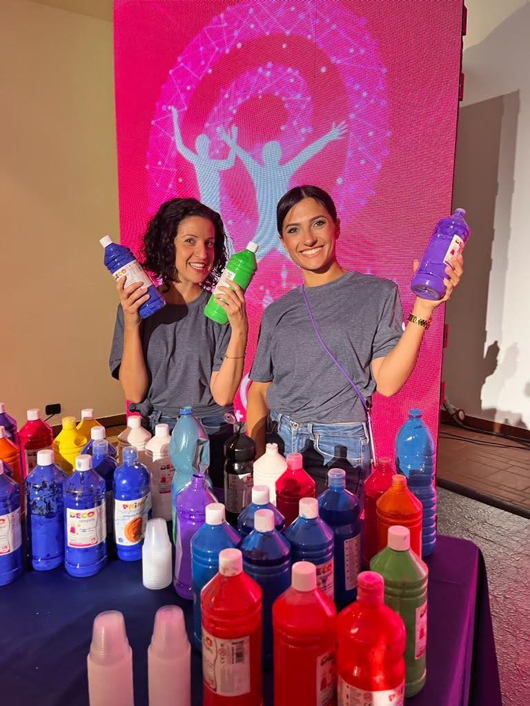 Team building artistico Big Picture: partecipanti al lavoro per rompere i silos aziendali